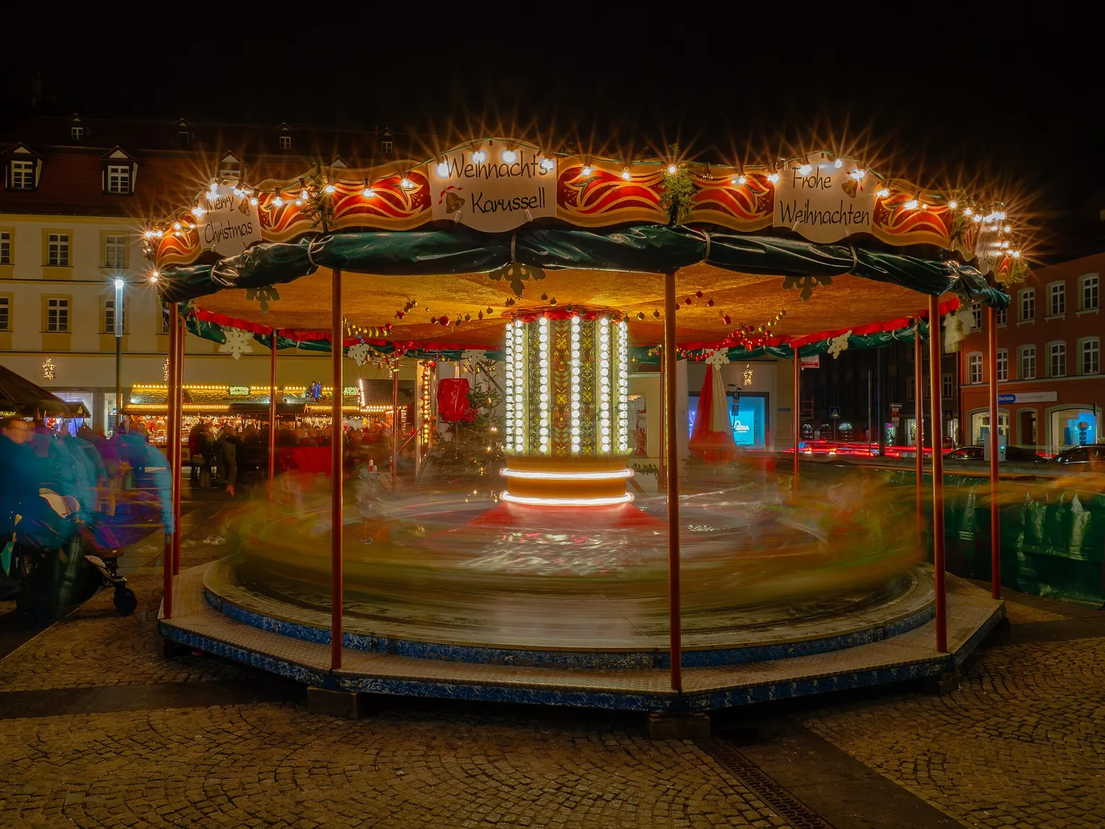Puzzle du jour : Manège du marché de Noël